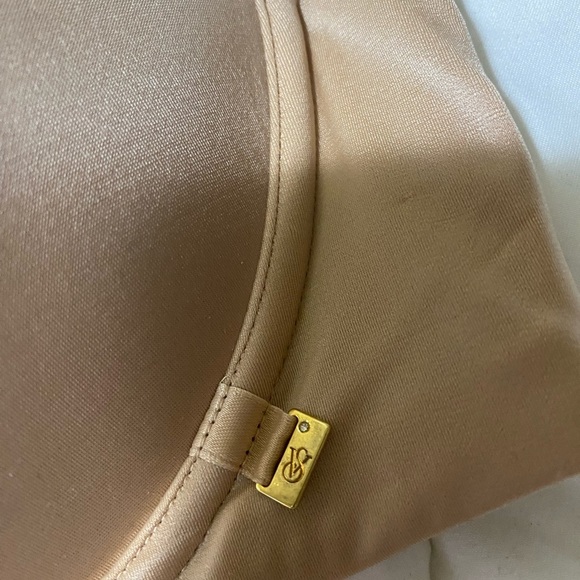 Seamless Tan Underwire Bra - Picture 2 of 11